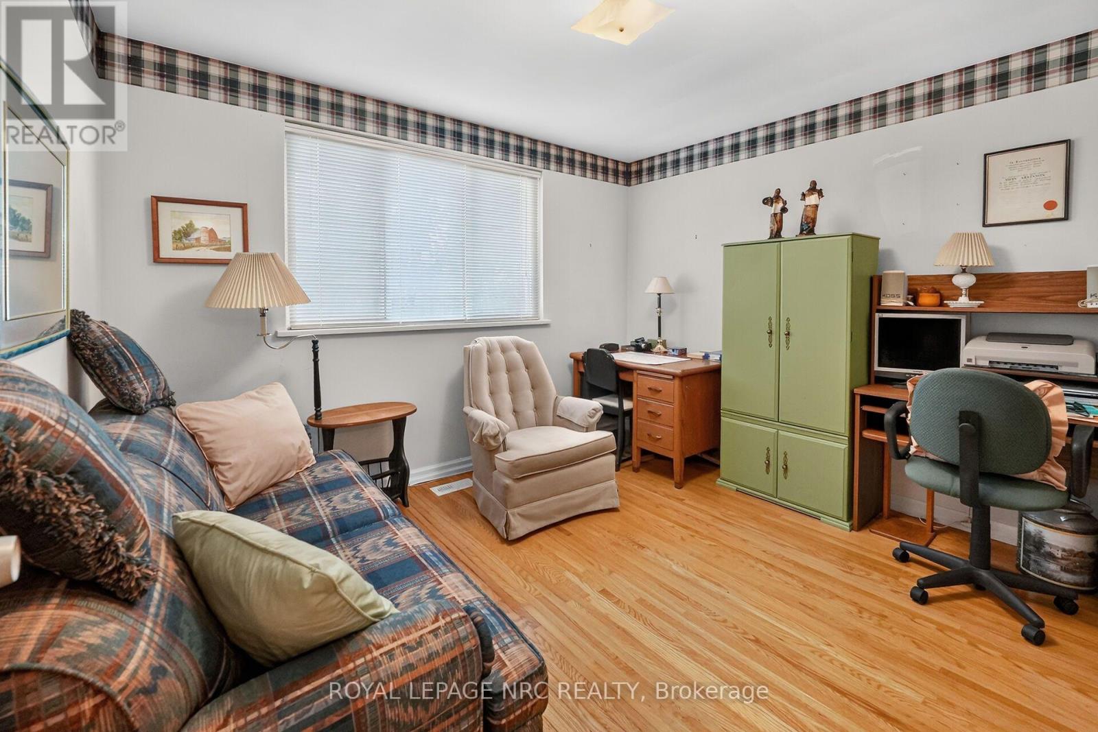 #62 6453 COLBORNE STREET - 13