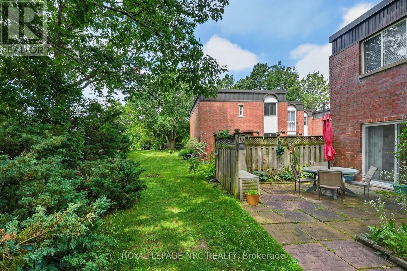 #62 6453 COLBORNE STREET - 17