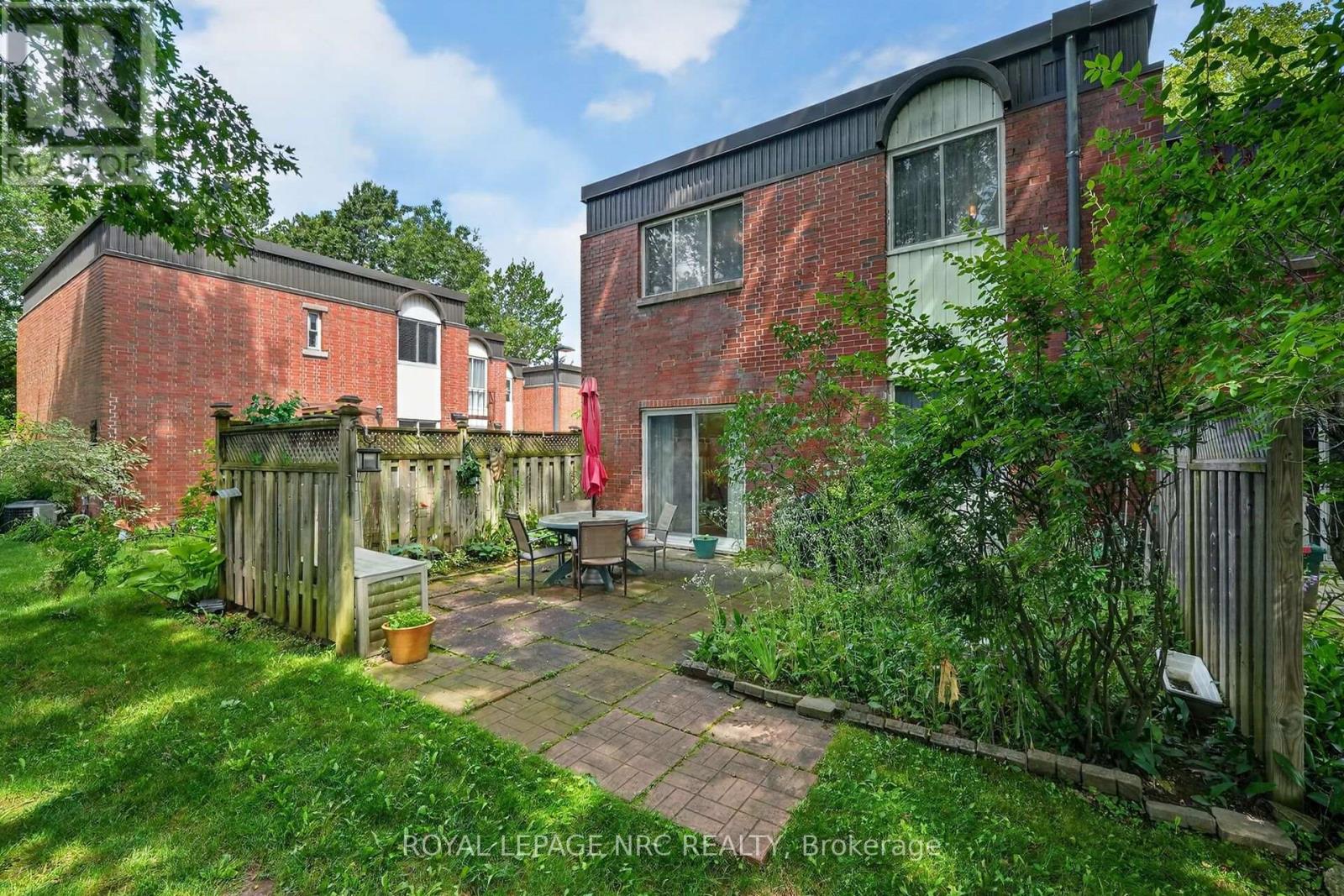 #62 6453 COLBORNE STREET - 18