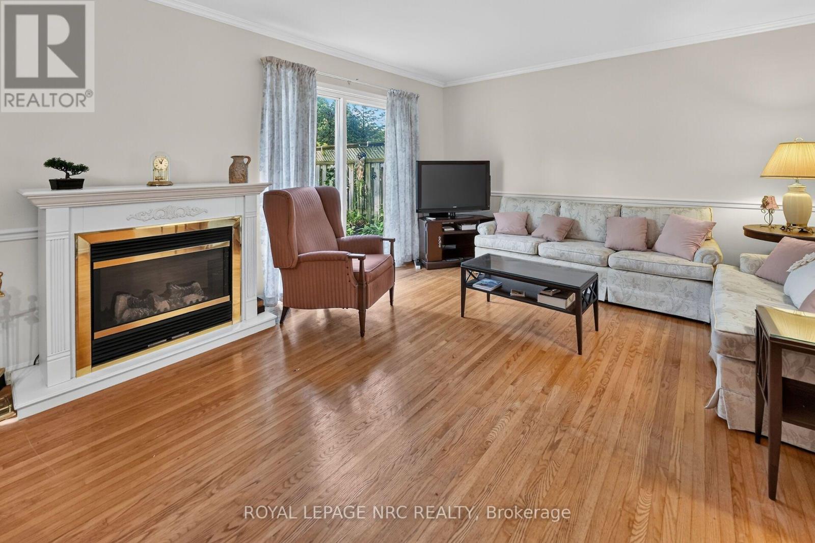 #62 6453 COLBORNE STREET - 2