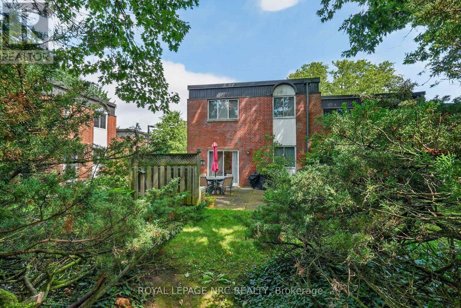 #62 6453 COLBORNE STREET - 21