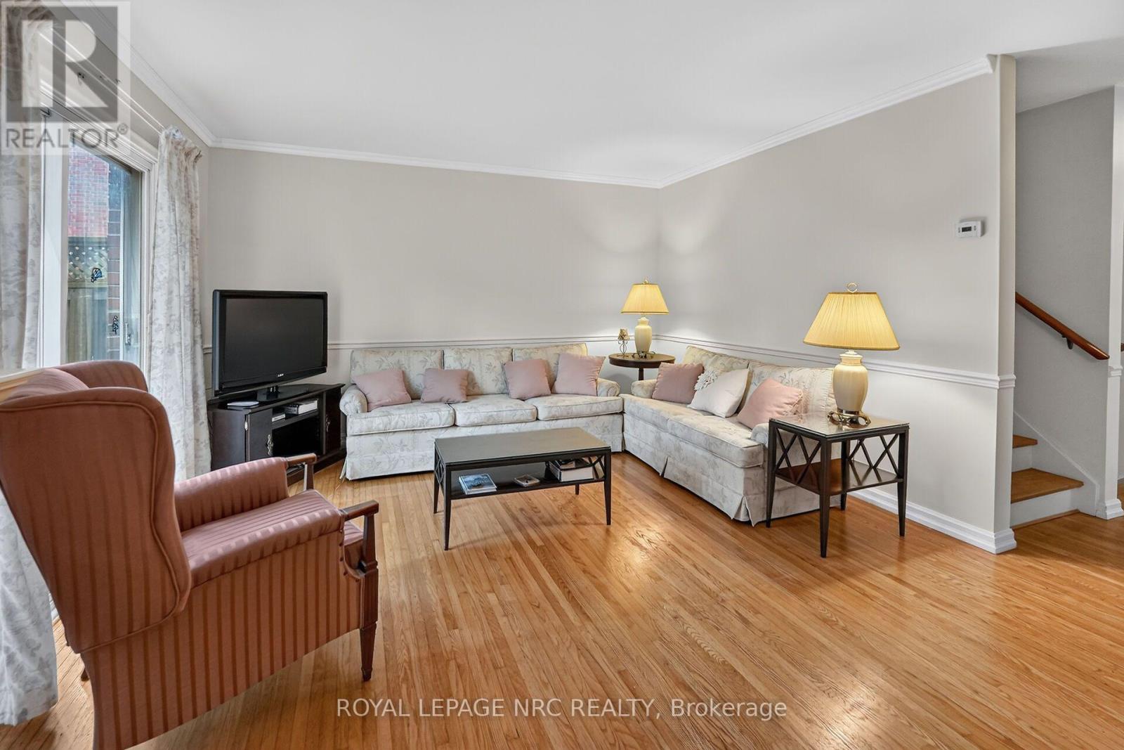 #62 6453 COLBORNE STREET - 3