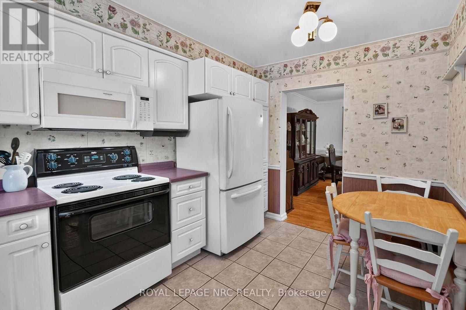 #62 6453 COLBORNE STREET - 6
