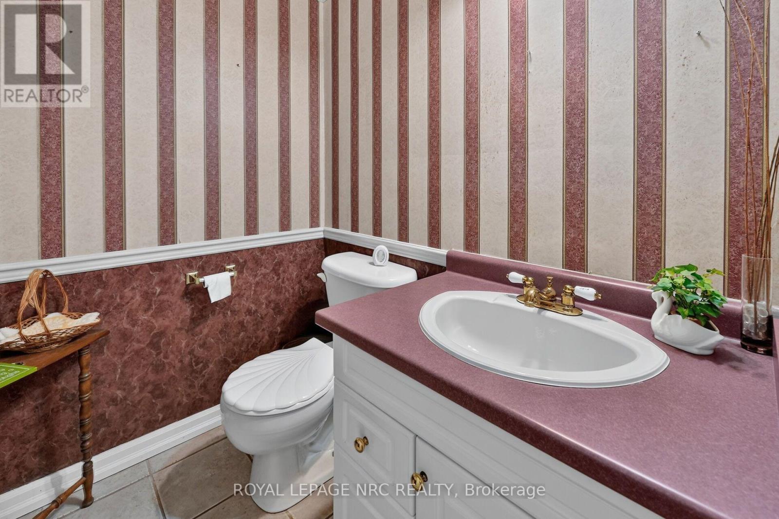 #62 6453 COLBORNE STREET - 8