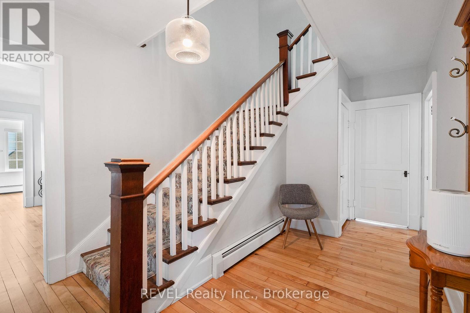 166 NORTH STREET N - 14