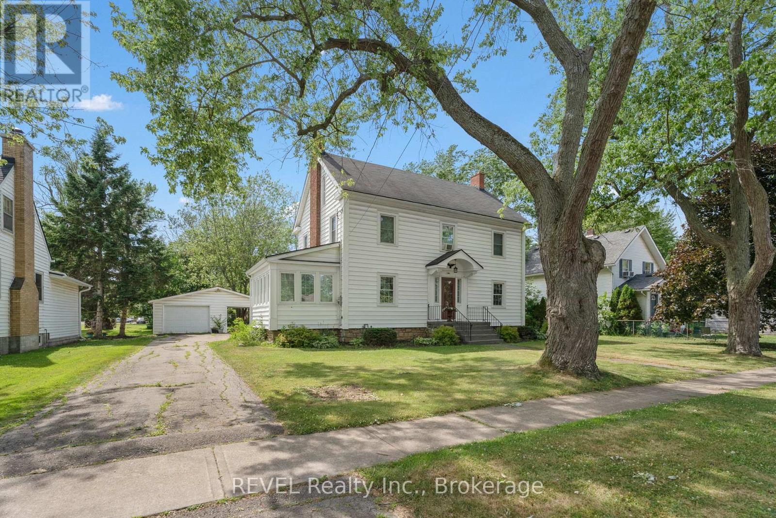 166 NORTH STREET N - 2