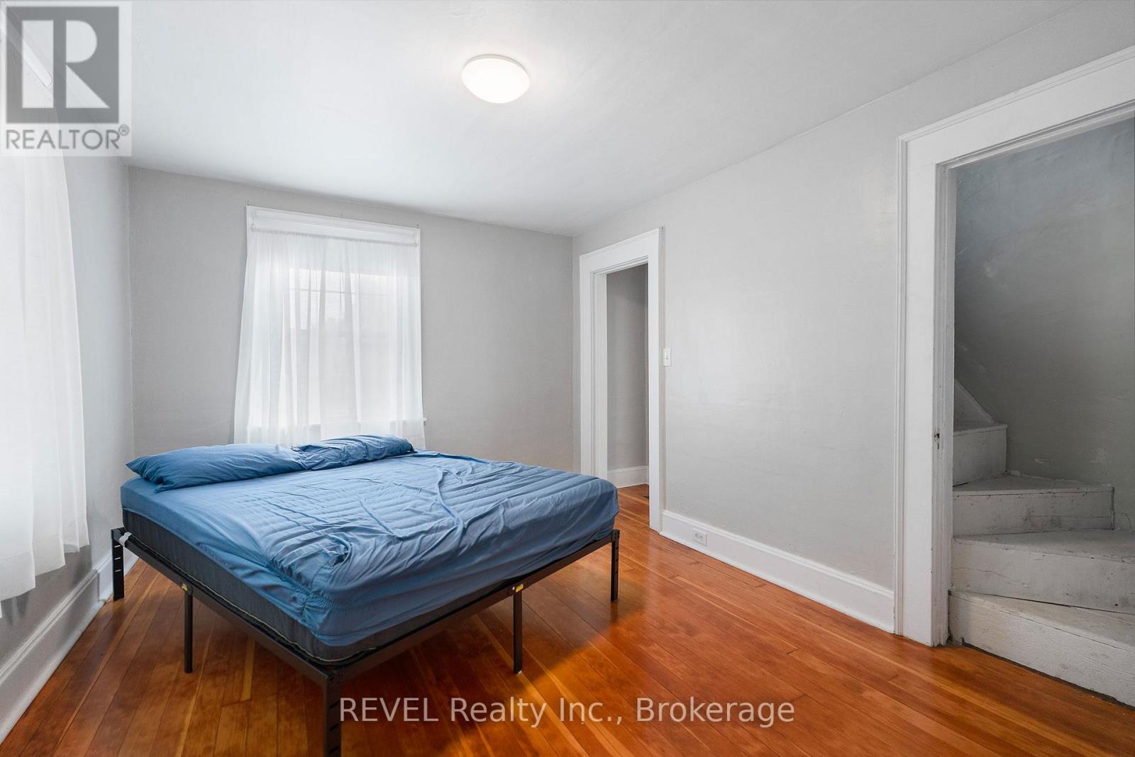 166 NORTH STREET N - 22