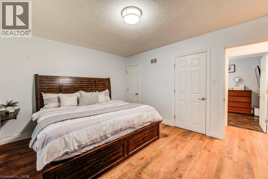 17 CRESTWOOD Avenue - 21