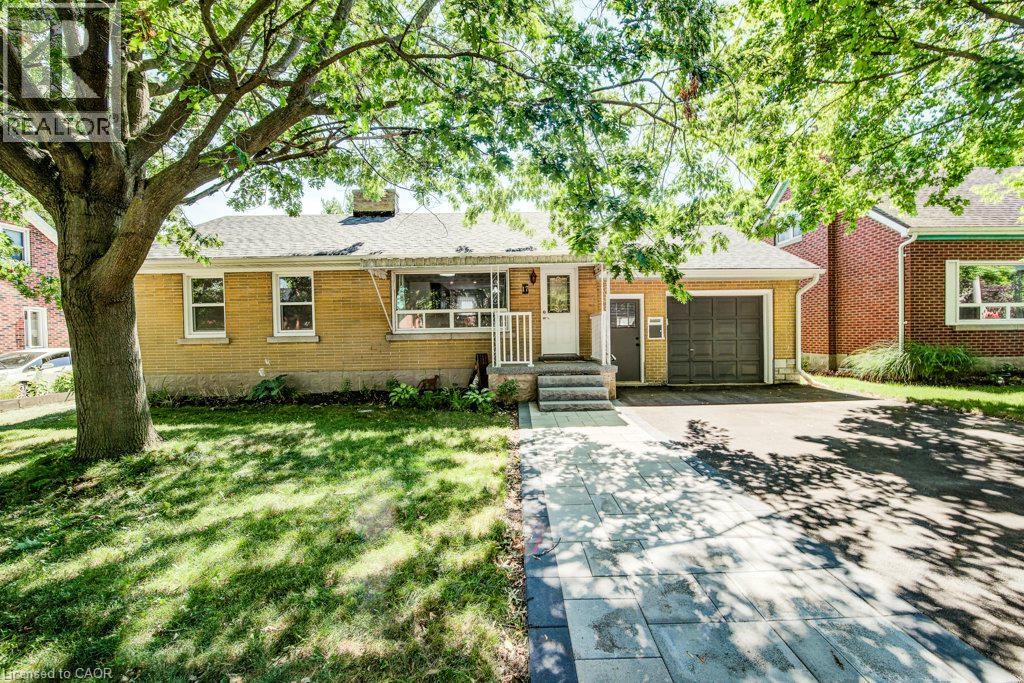 17 CRESTWOOD Avenue - 1
