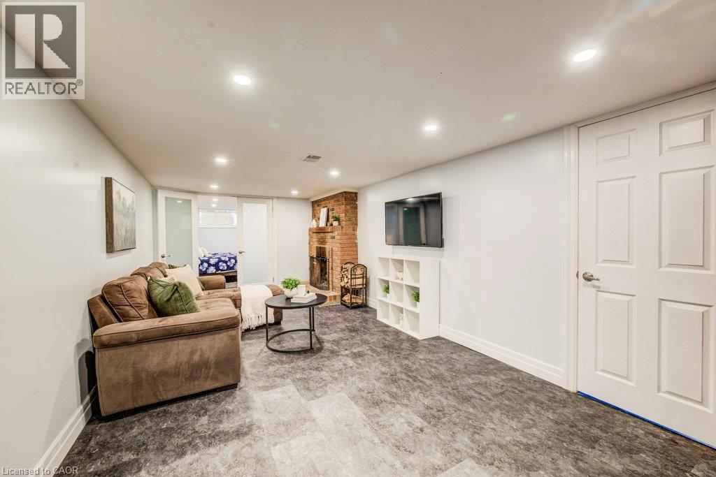 17 CRESTWOOD Avenue - 22