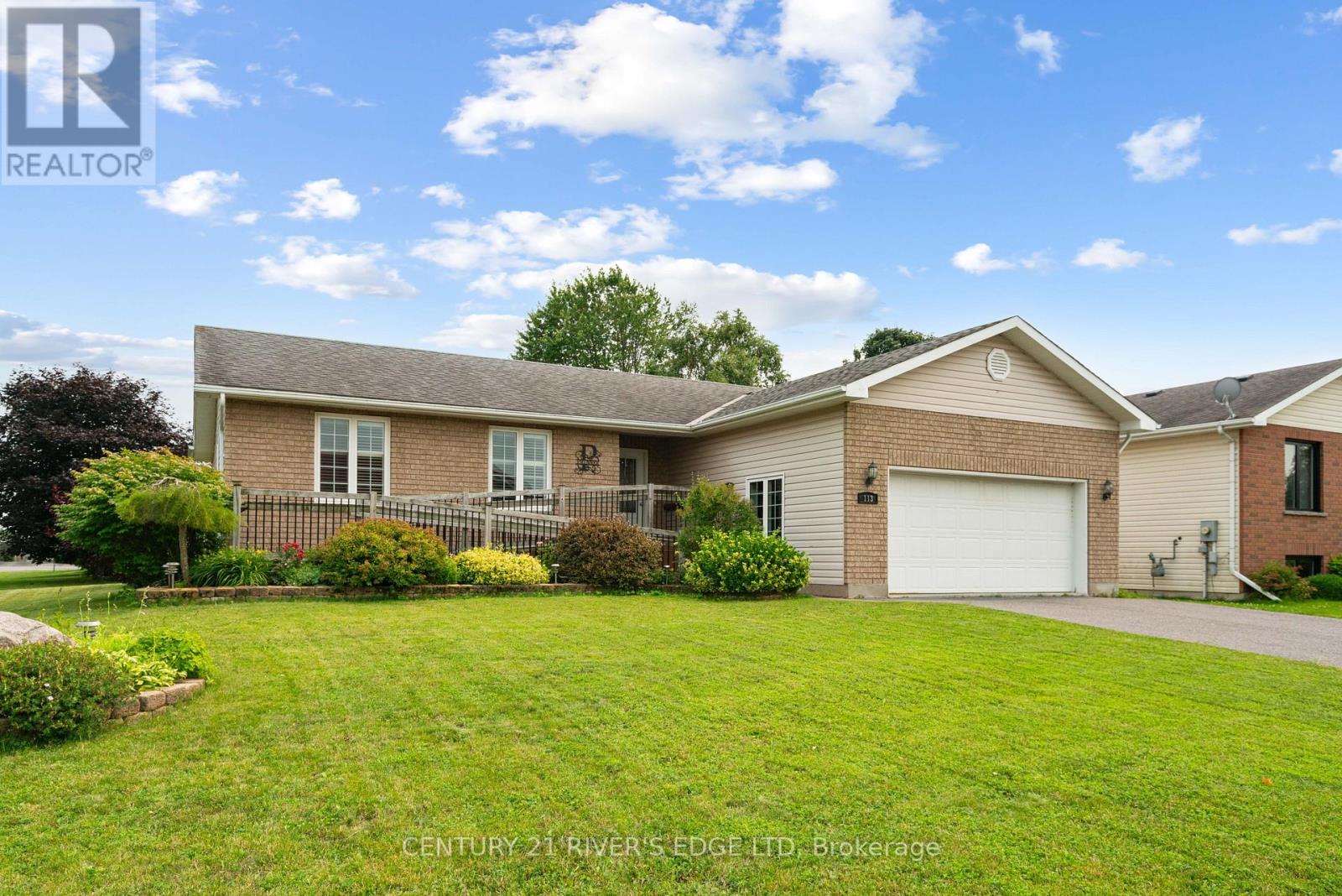 113 BLAKE'S CRESCENT - 2