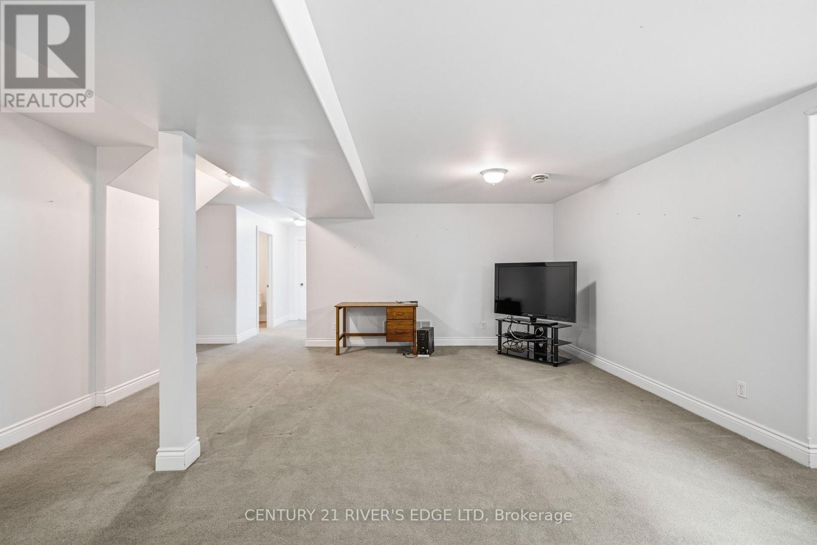 113 BLAKE'S CRESCENT - 28