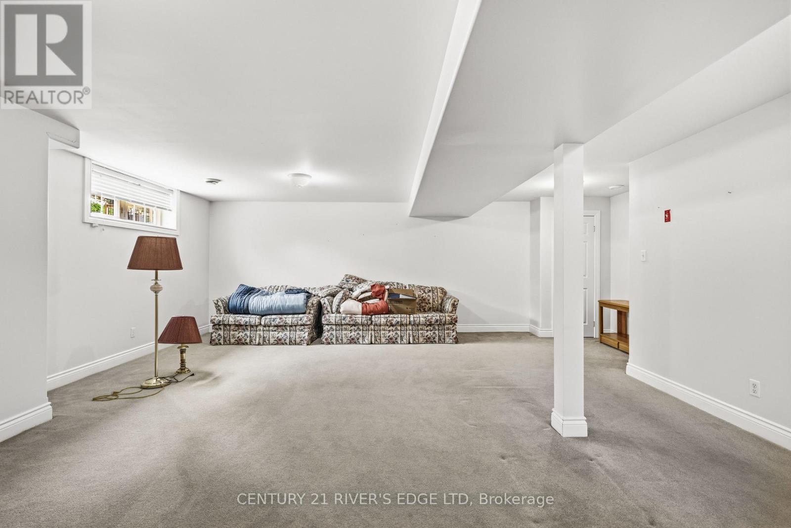 113 BLAKE'S CRESCENT - 29