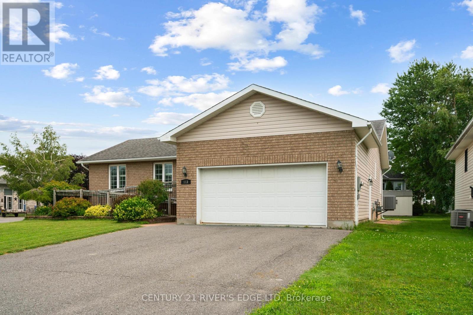 113 BLAKE'S CRESCENT - 3