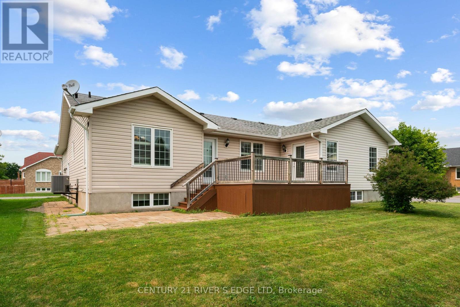 113 BLAKE'S CRESCENT - 34