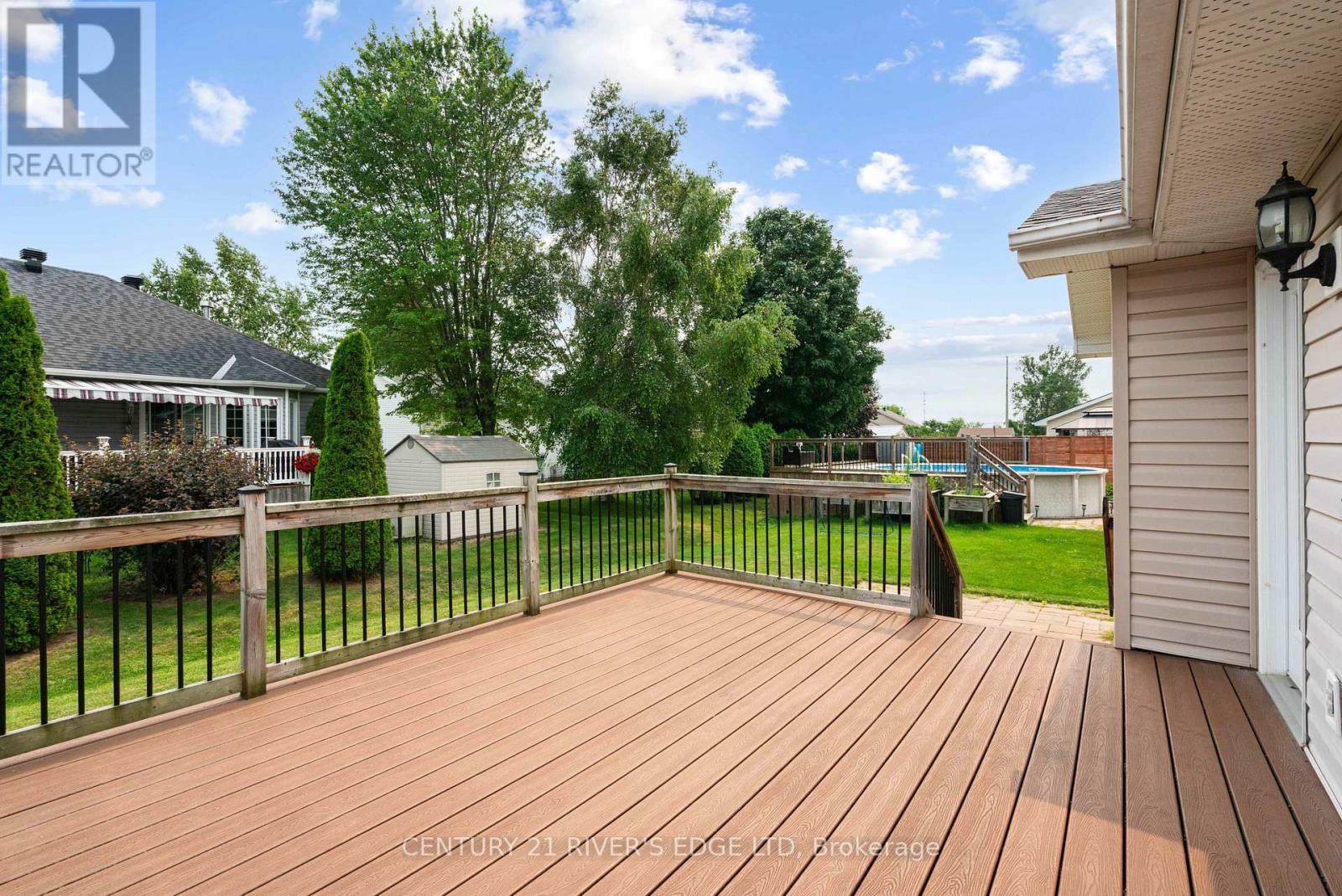 113 BLAKE'S CRESCENT - 36