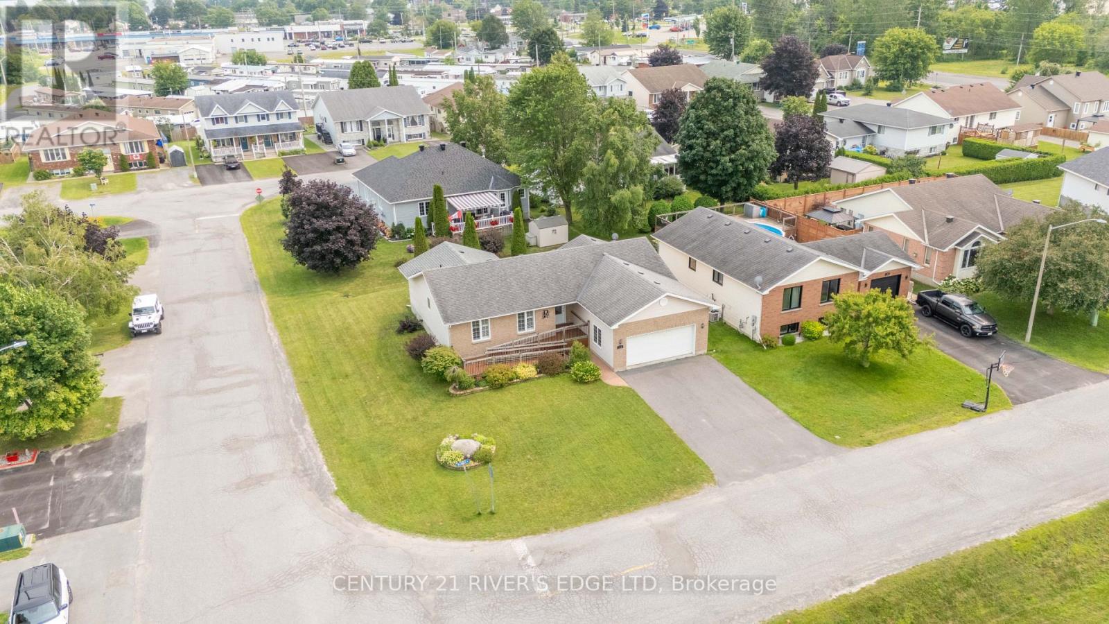 113 BLAKE'S CRESCENT - 38