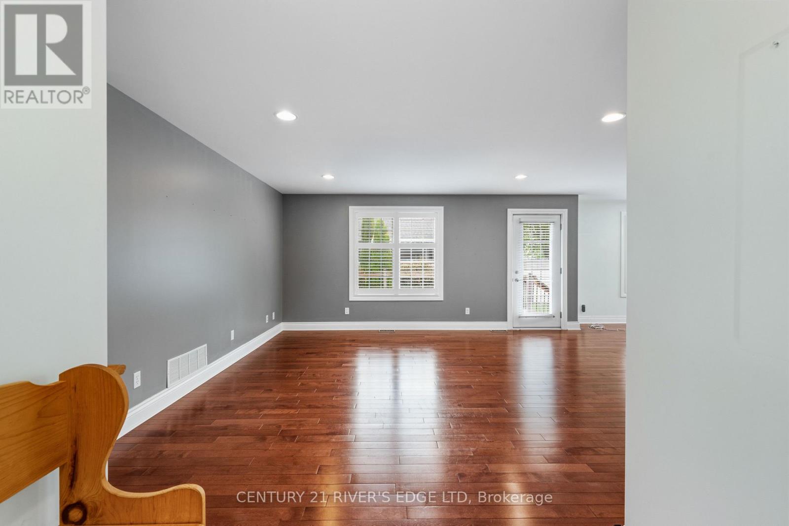 113 BLAKE'S CRESCENT - 5