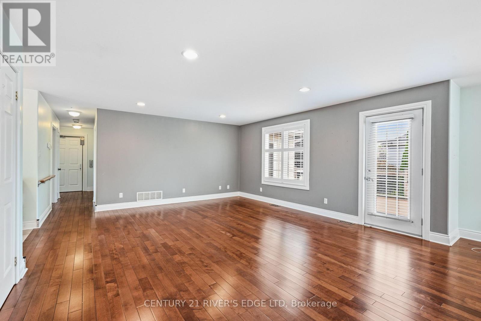 113 BLAKE'S CRESCENT - 9