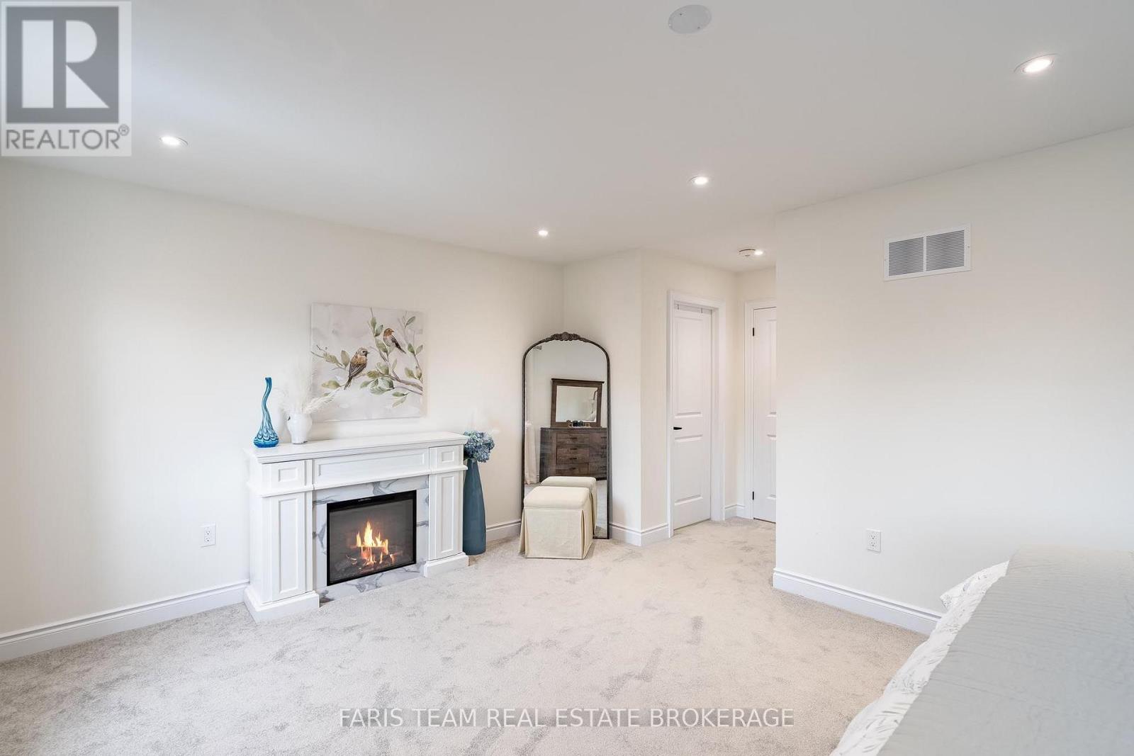 1352 BLACKMORE STREET - 19