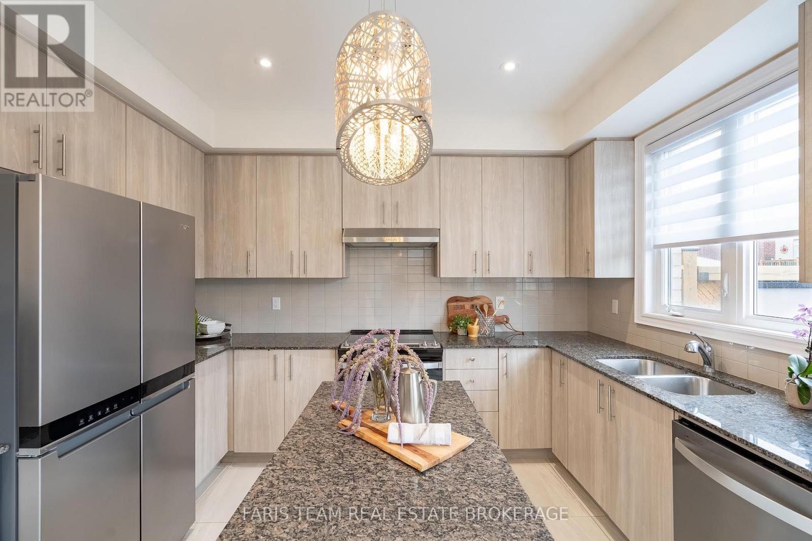 1352 BLACKMORE STREET - 5
