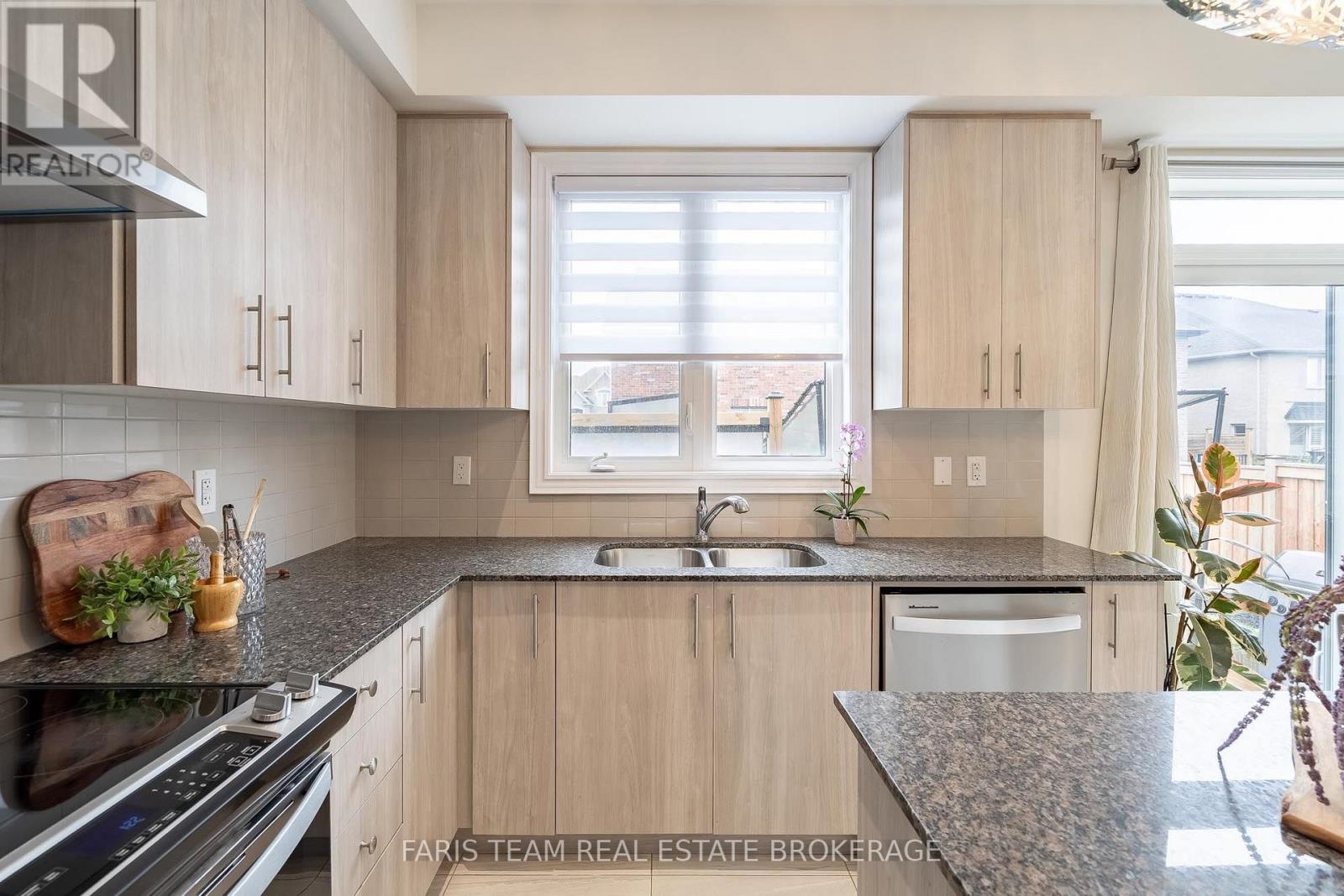 1352 BLACKMORE STREET - 7