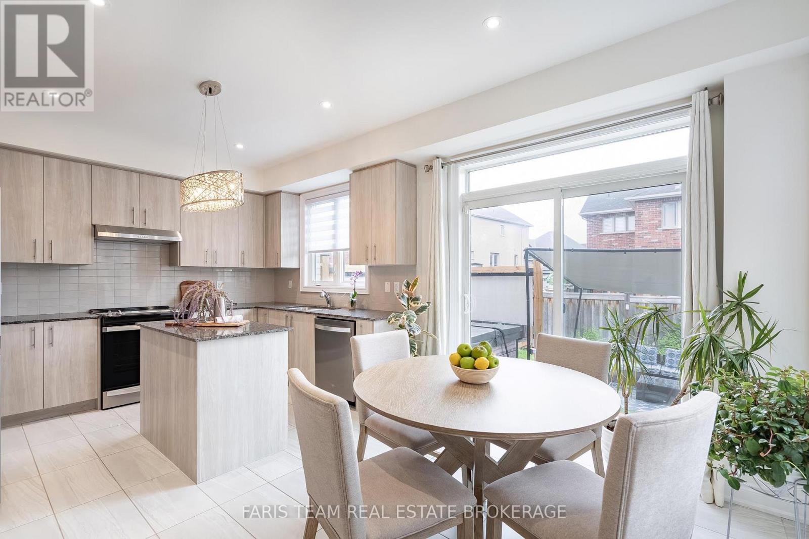 1352 BLACKMORE STREET - 10