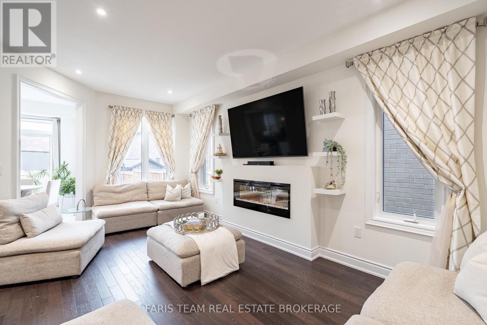 1352 BLACKMORE STREET - 14