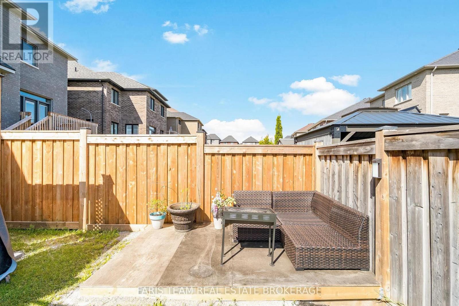 1352 BLACKMORE STREET - 35