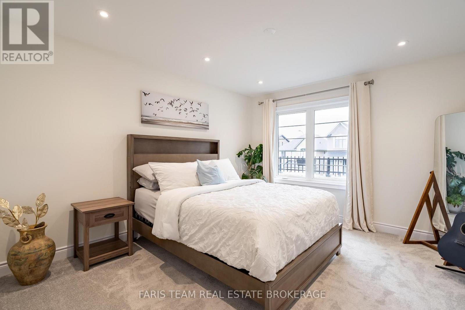 1352 BLACKMORE STREET - 27