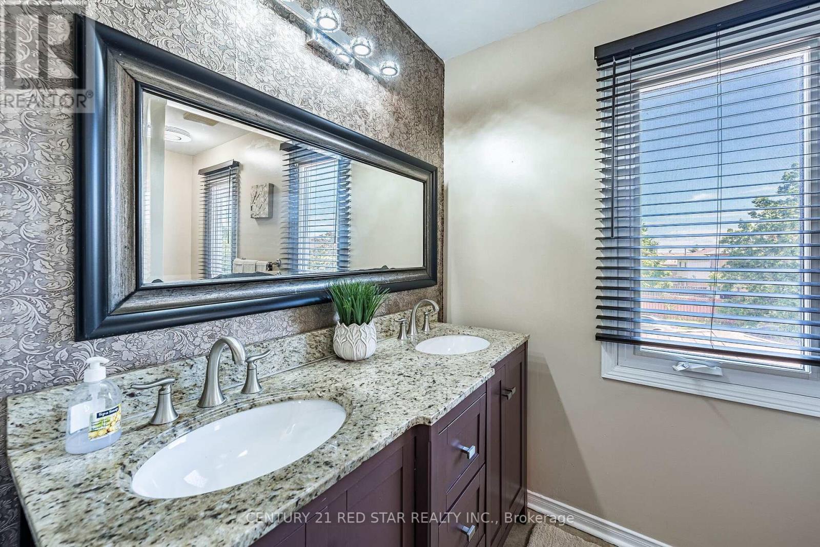 52 NEWDALE PLACE - 33