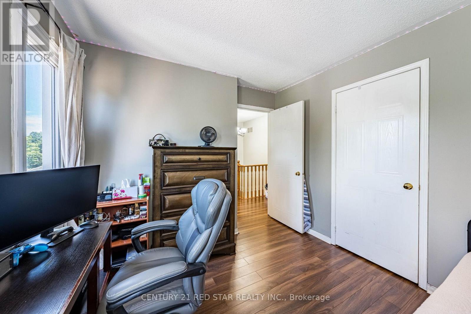 52 NEWDALE PLACE - 32