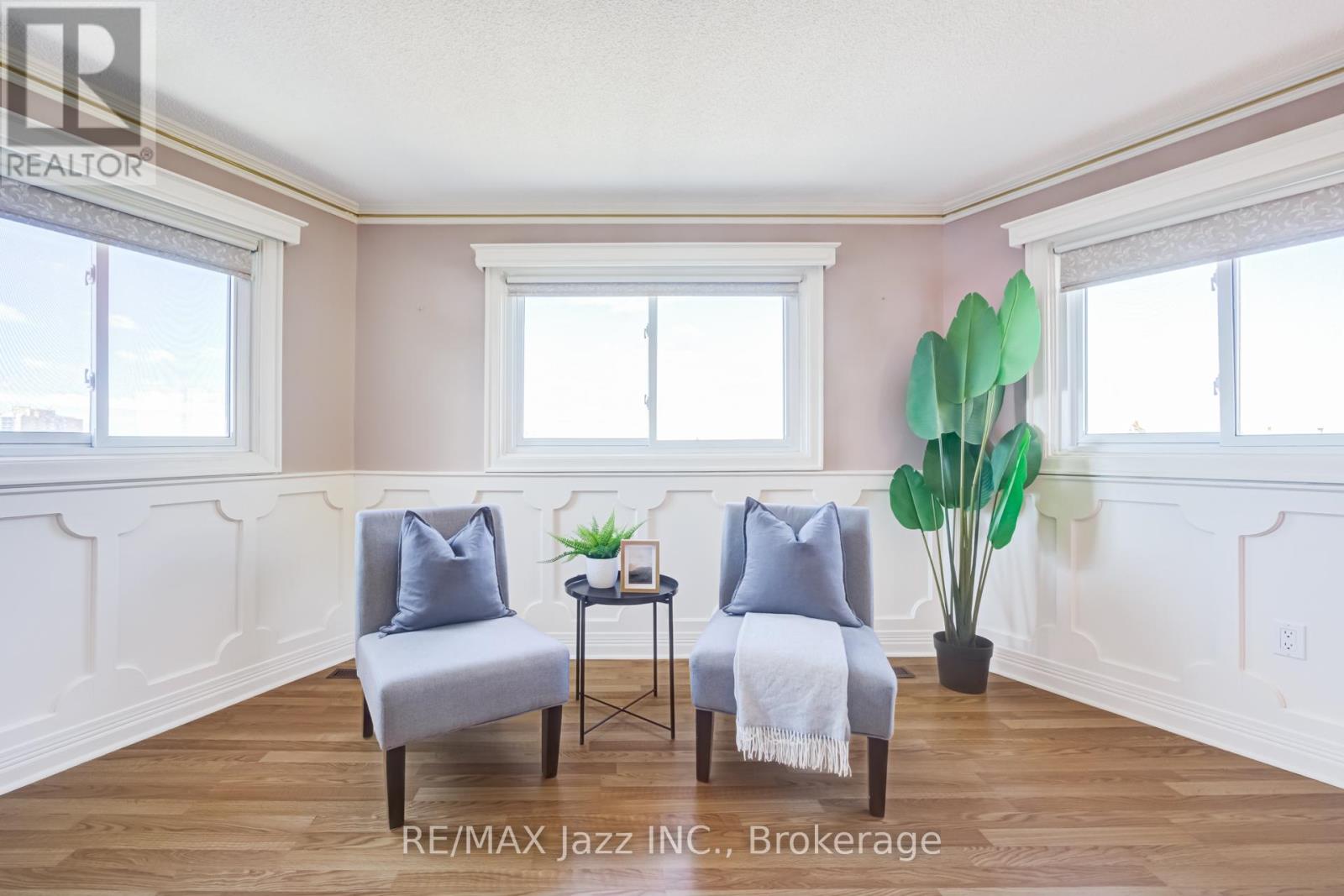 2 COOMER CRESCENT - 18