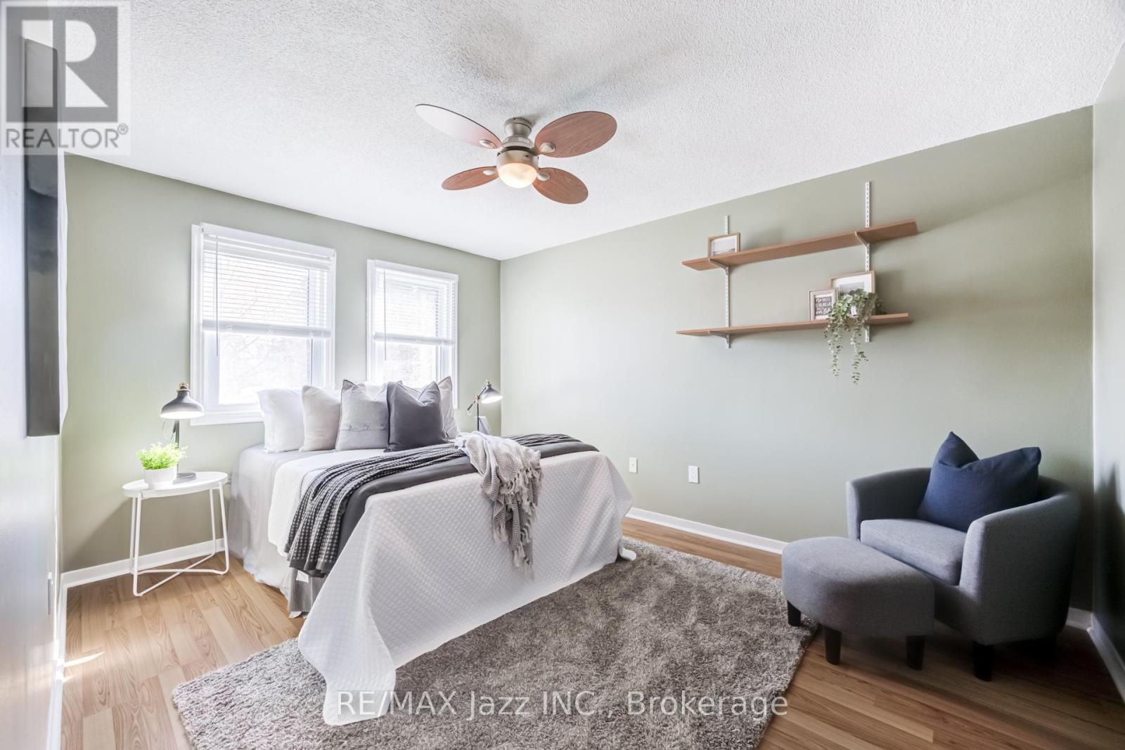 2 COOMER CRESCENT - 27