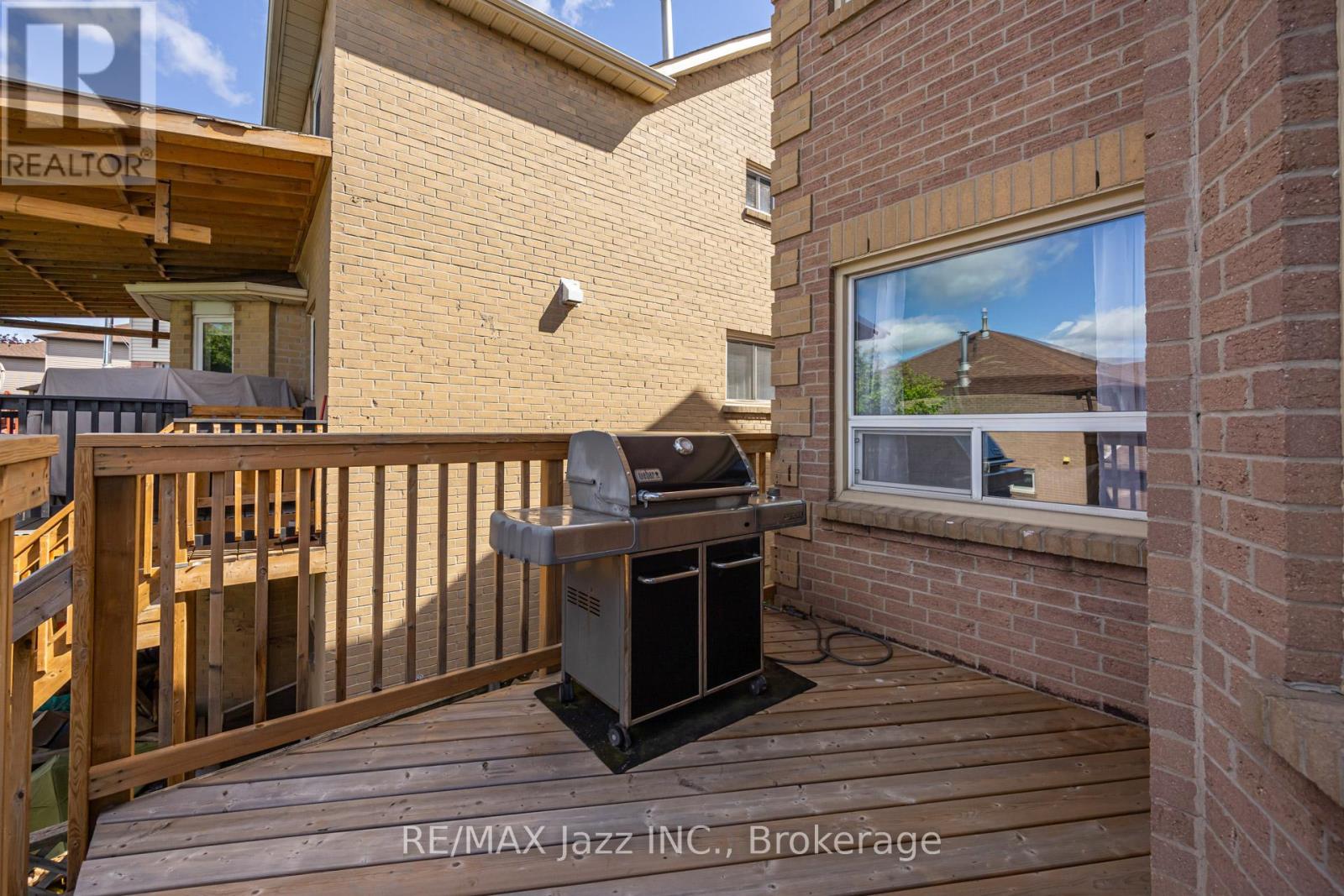2 COOMER CRESCENT - 43