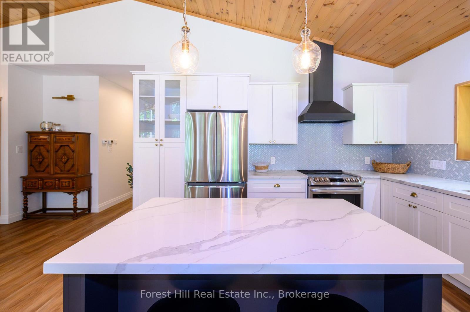 315 NORTH FOX LAKE ROAD W - Image 19