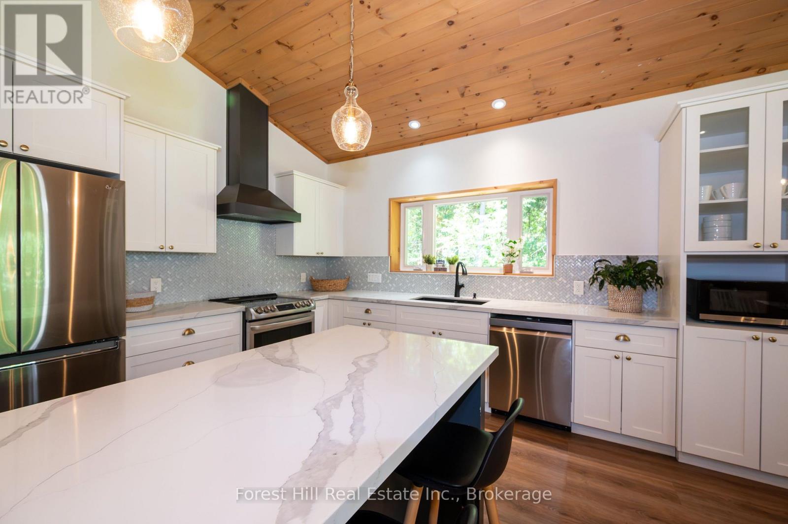 315 NORTH FOX LAKE ROAD W - Image 20