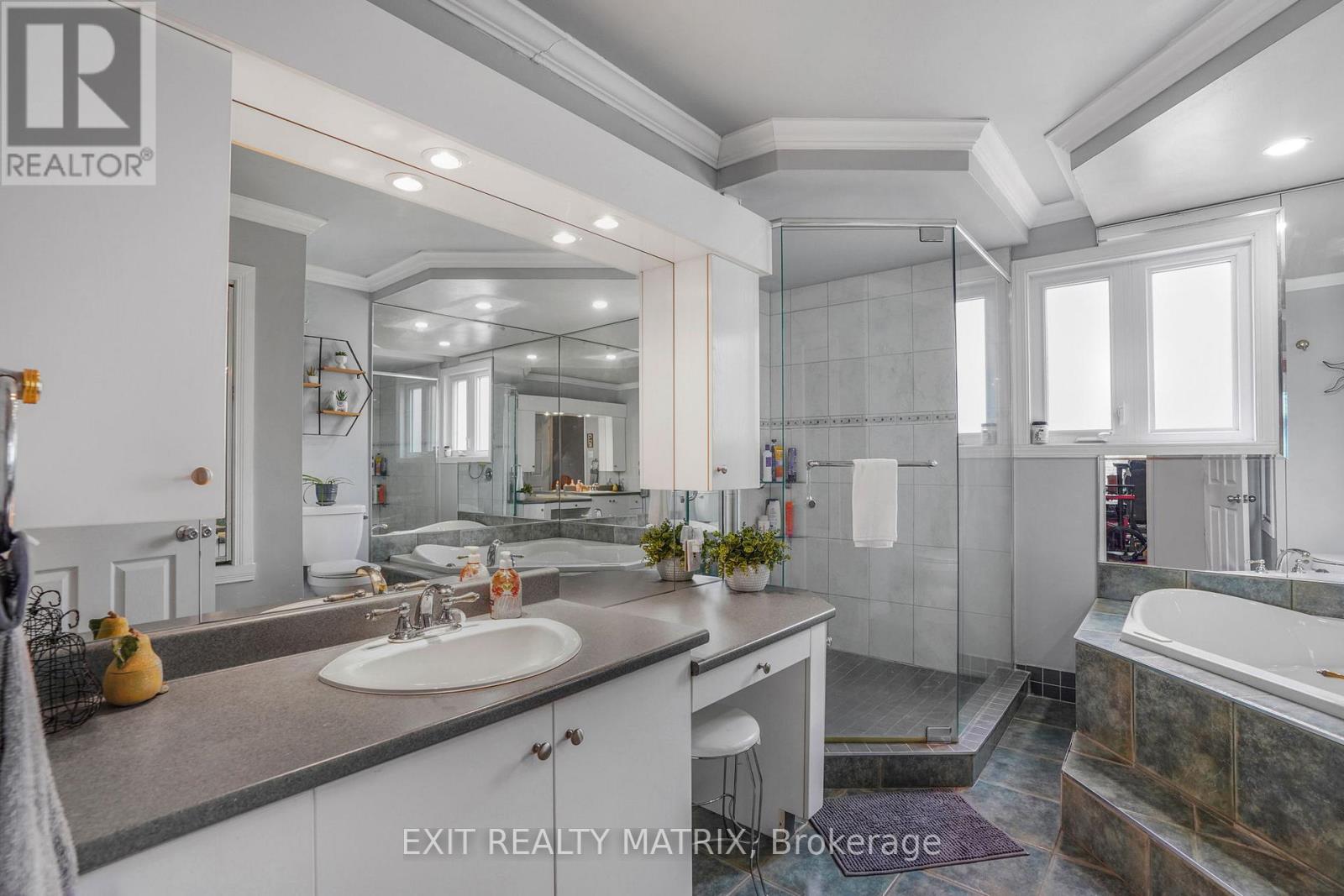 916 KING ST STREET - 16