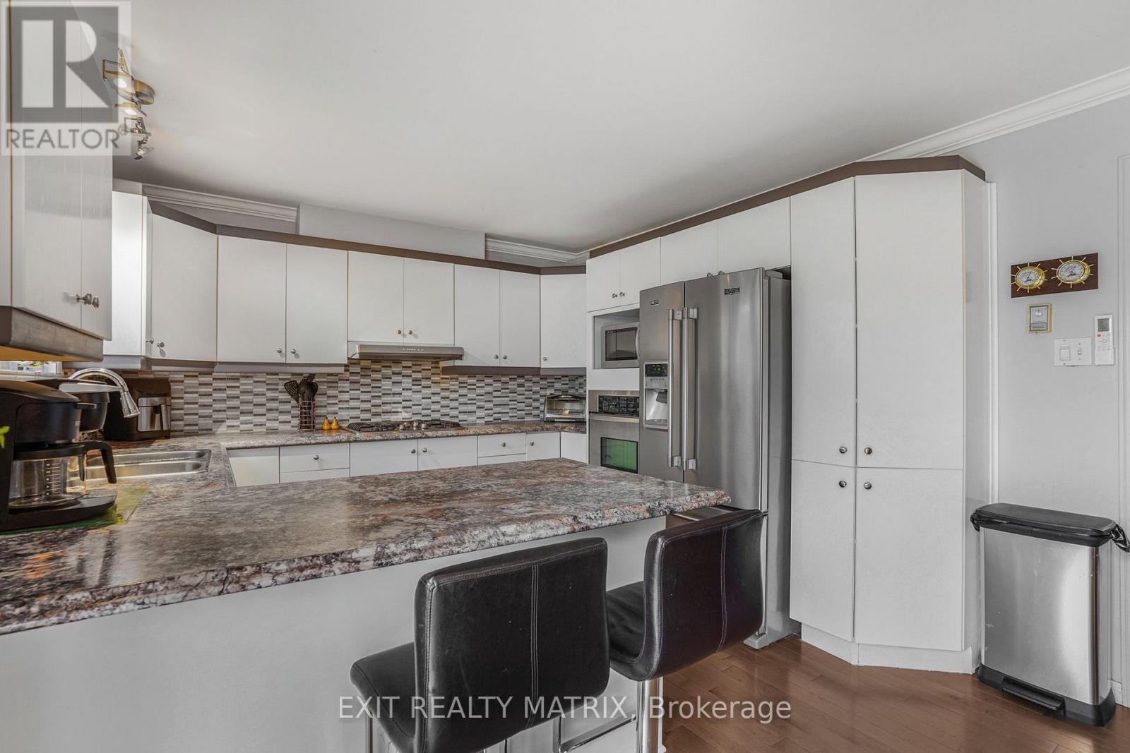 916 KING ST STREET - 8