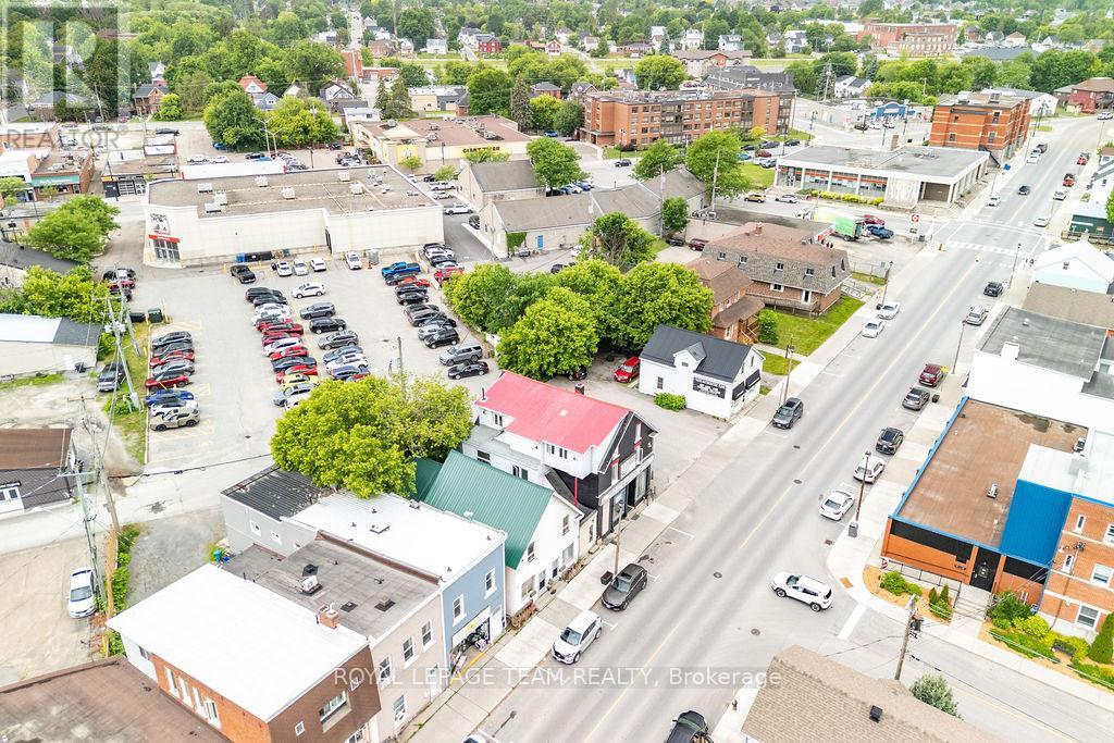 56 MADAWASKA STREET - 13