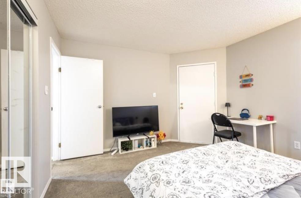3530 42 ST NW - 17