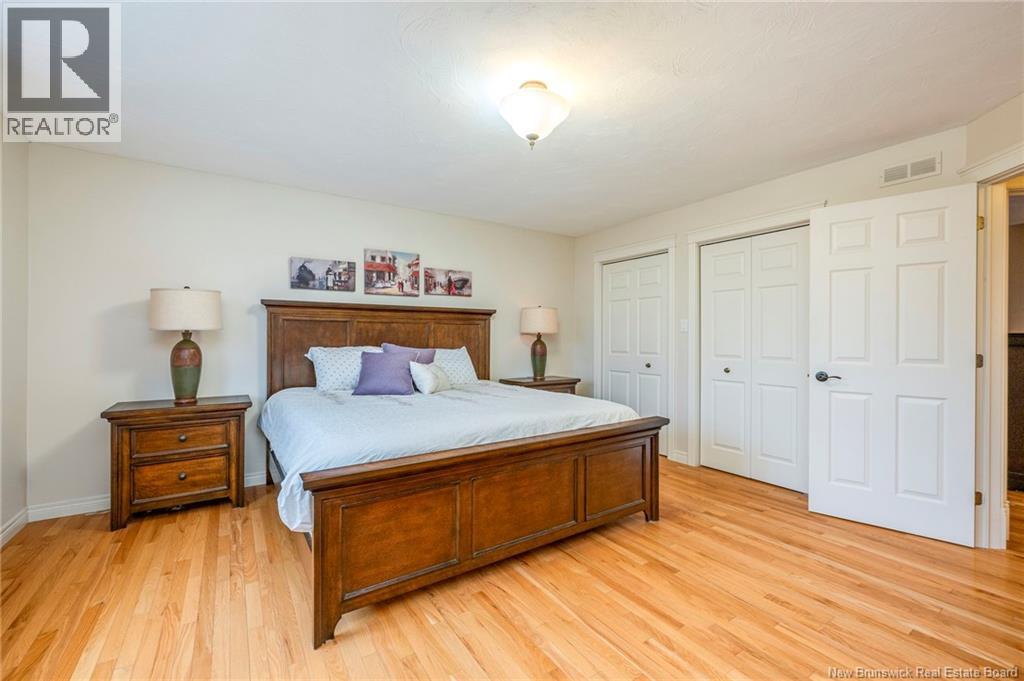 698 Frampton - 29