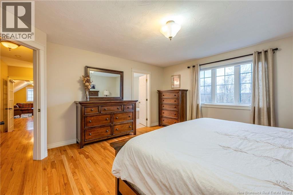 698 Frampton - 31