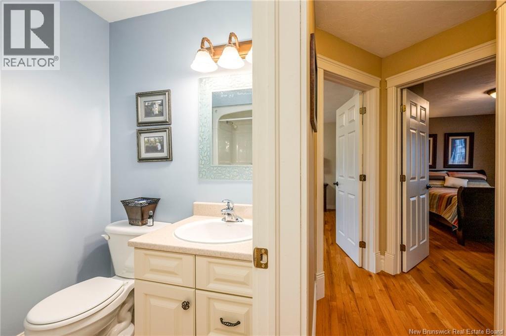 698 Frampton - 24