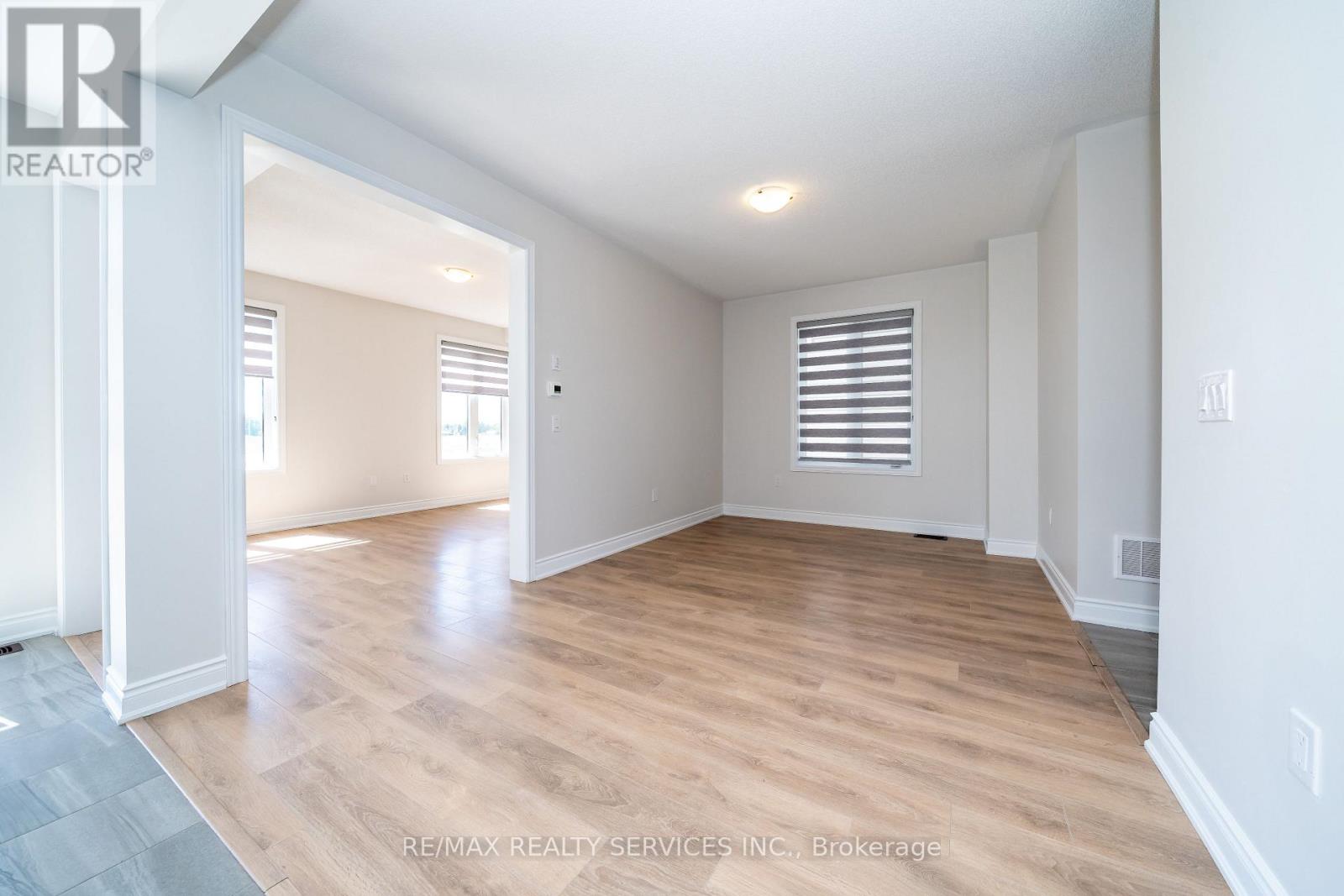 41 UNION BOULEVARD - 10