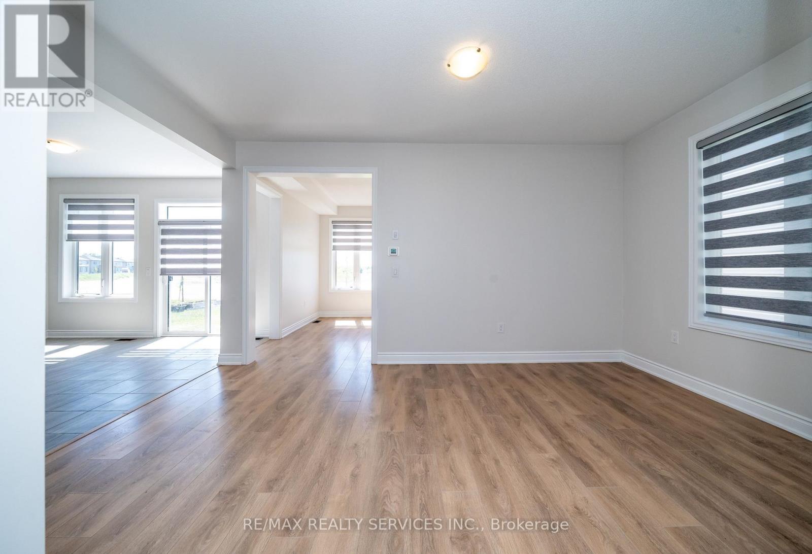 41 UNION BOULEVARD - 11