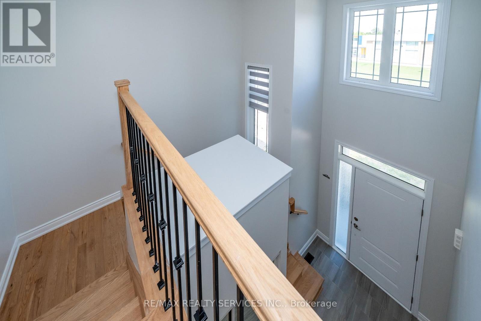 41 UNION BOULEVARD - 14