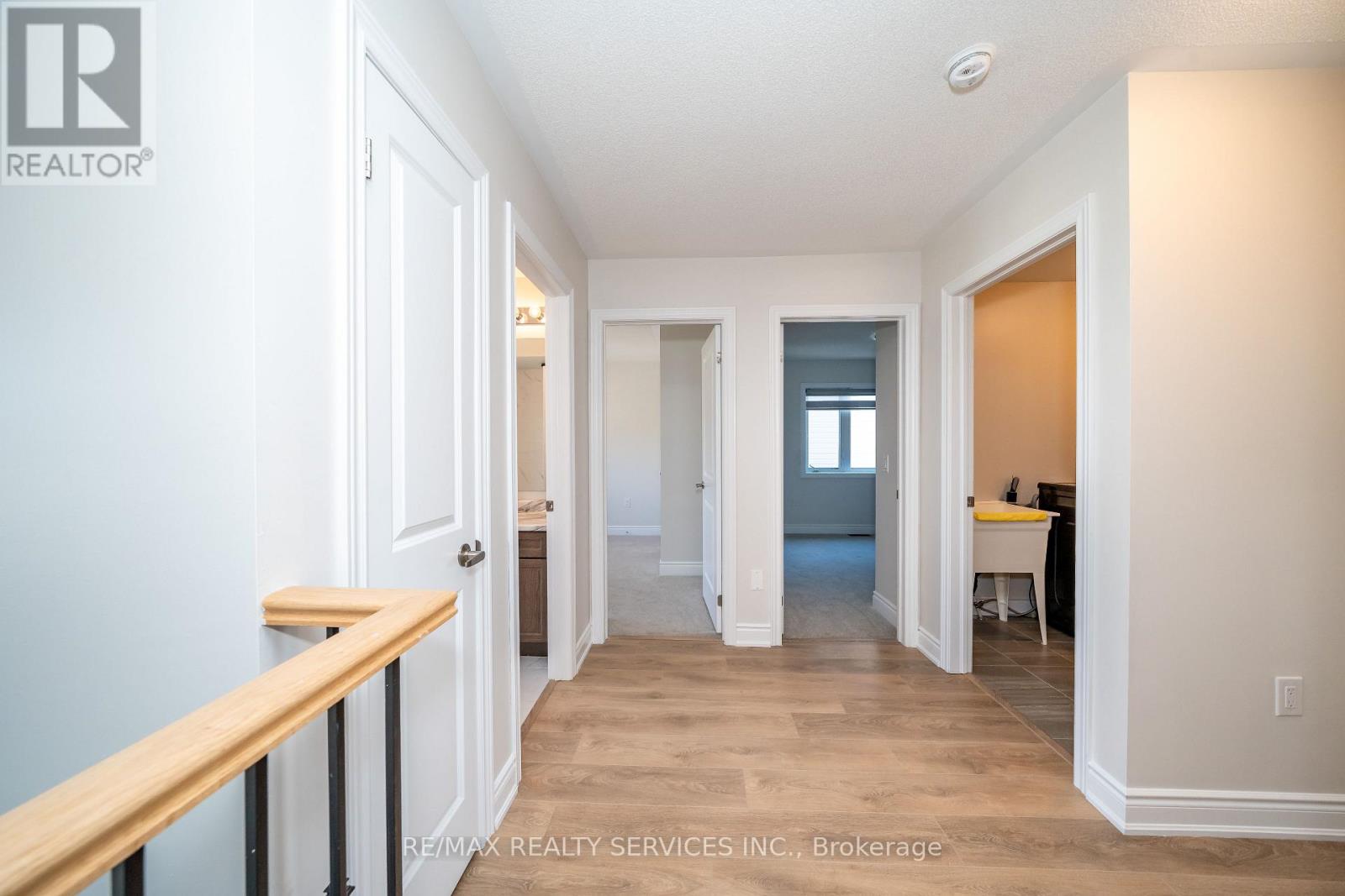 41 UNION BOULEVARD - 17