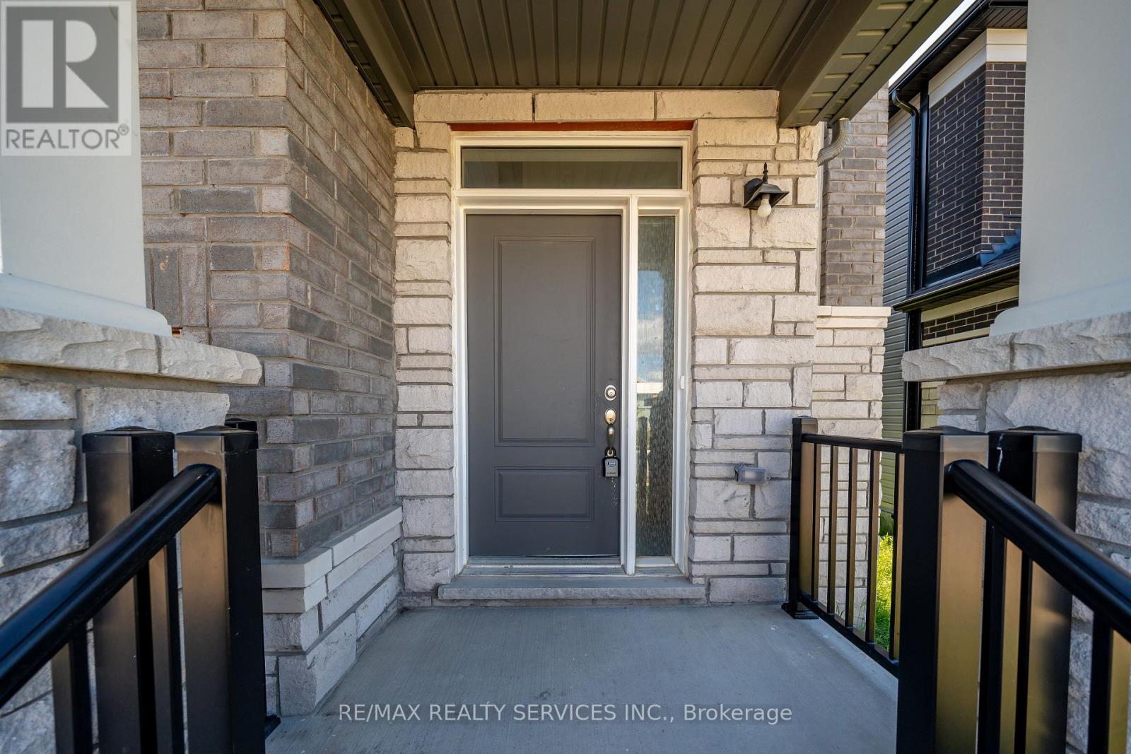 41 UNION BOULEVARD - 2