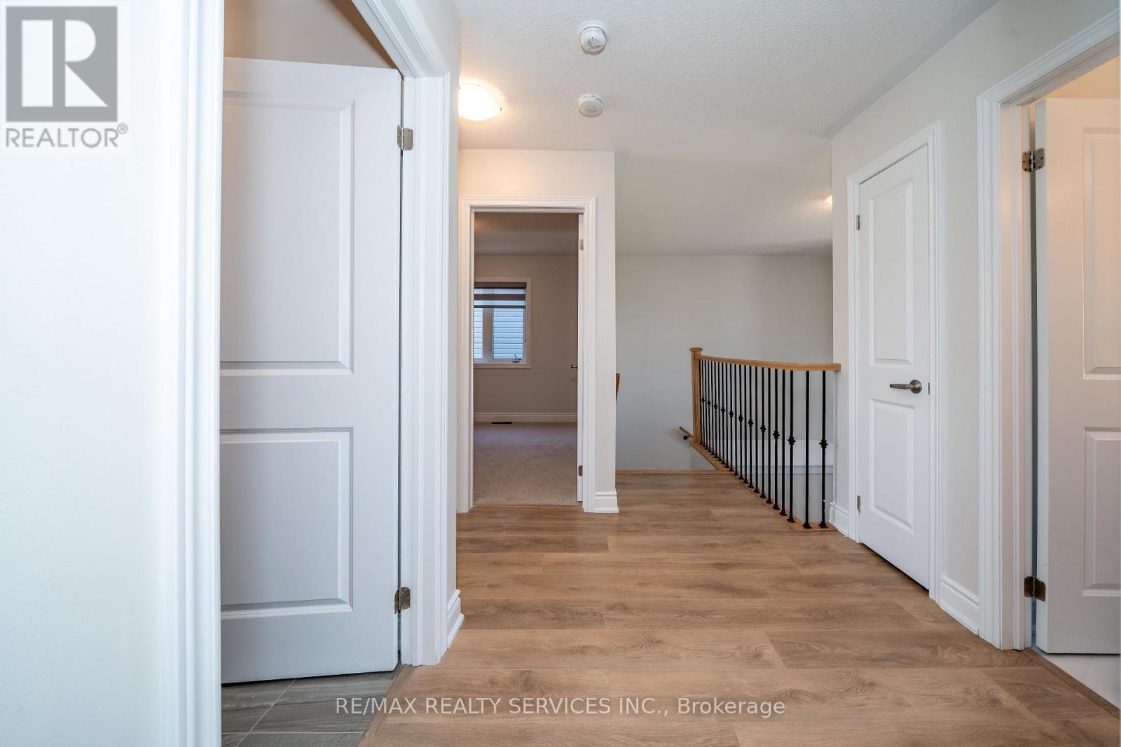 41 UNION BOULEVARD - 27